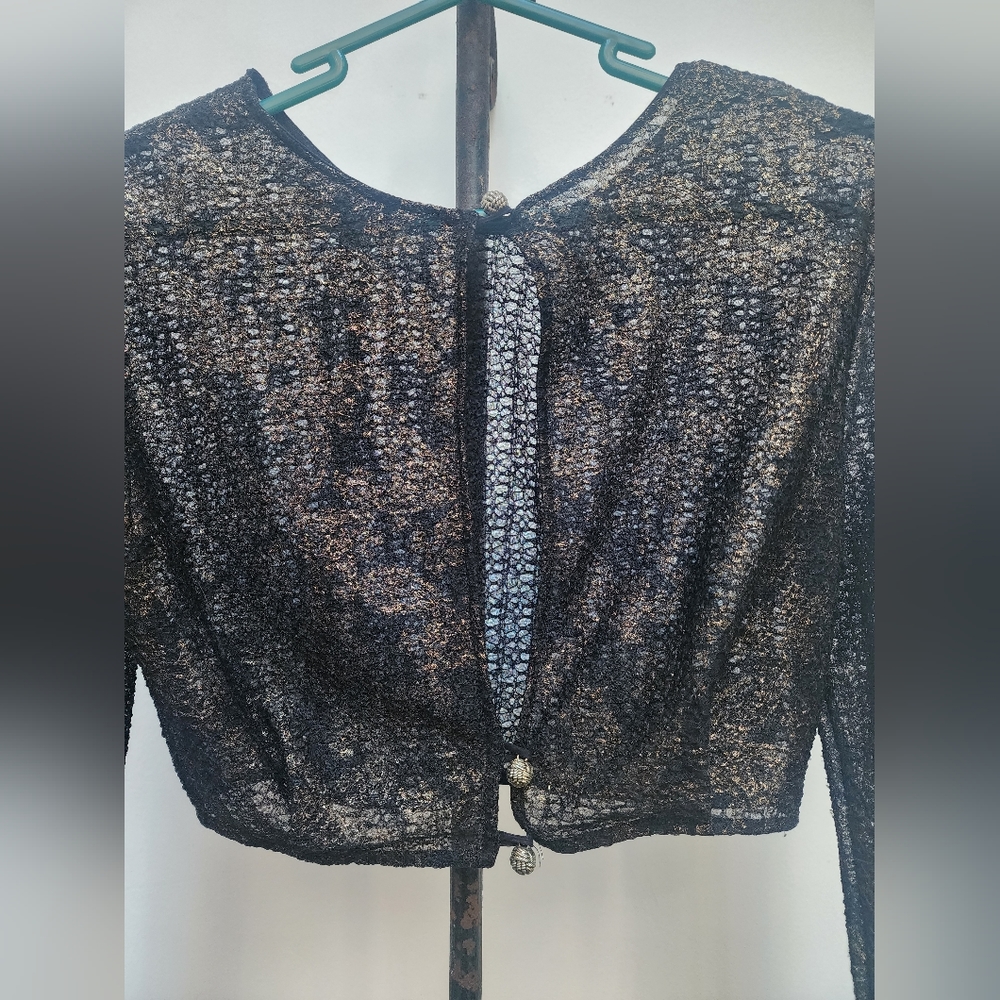 crop top - Picture 3 of 6